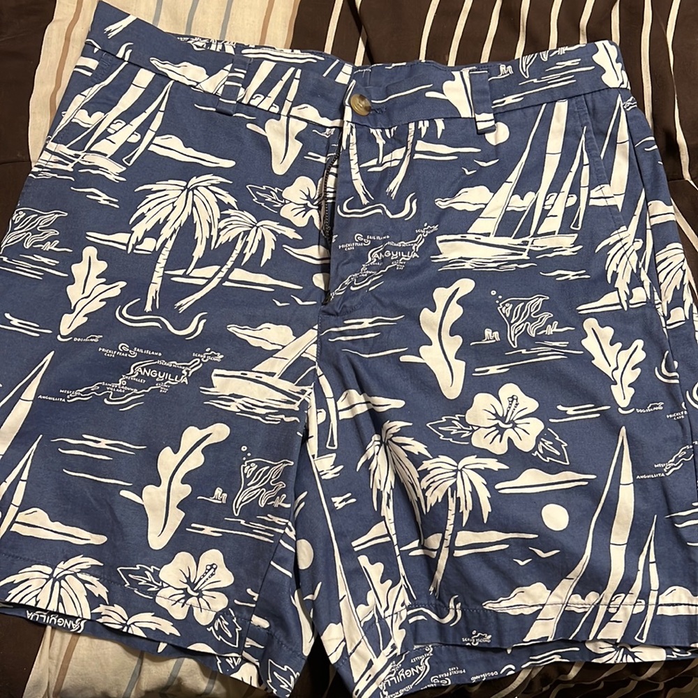 Vineyard Vines mens shorts